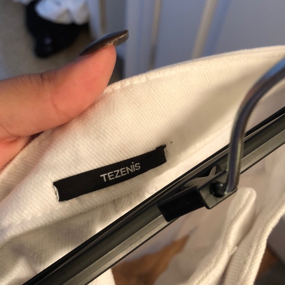 white distressed denim skirt with fray bottom - Picture 3 of 3